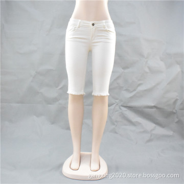 Women's white twill raw hem bermuda